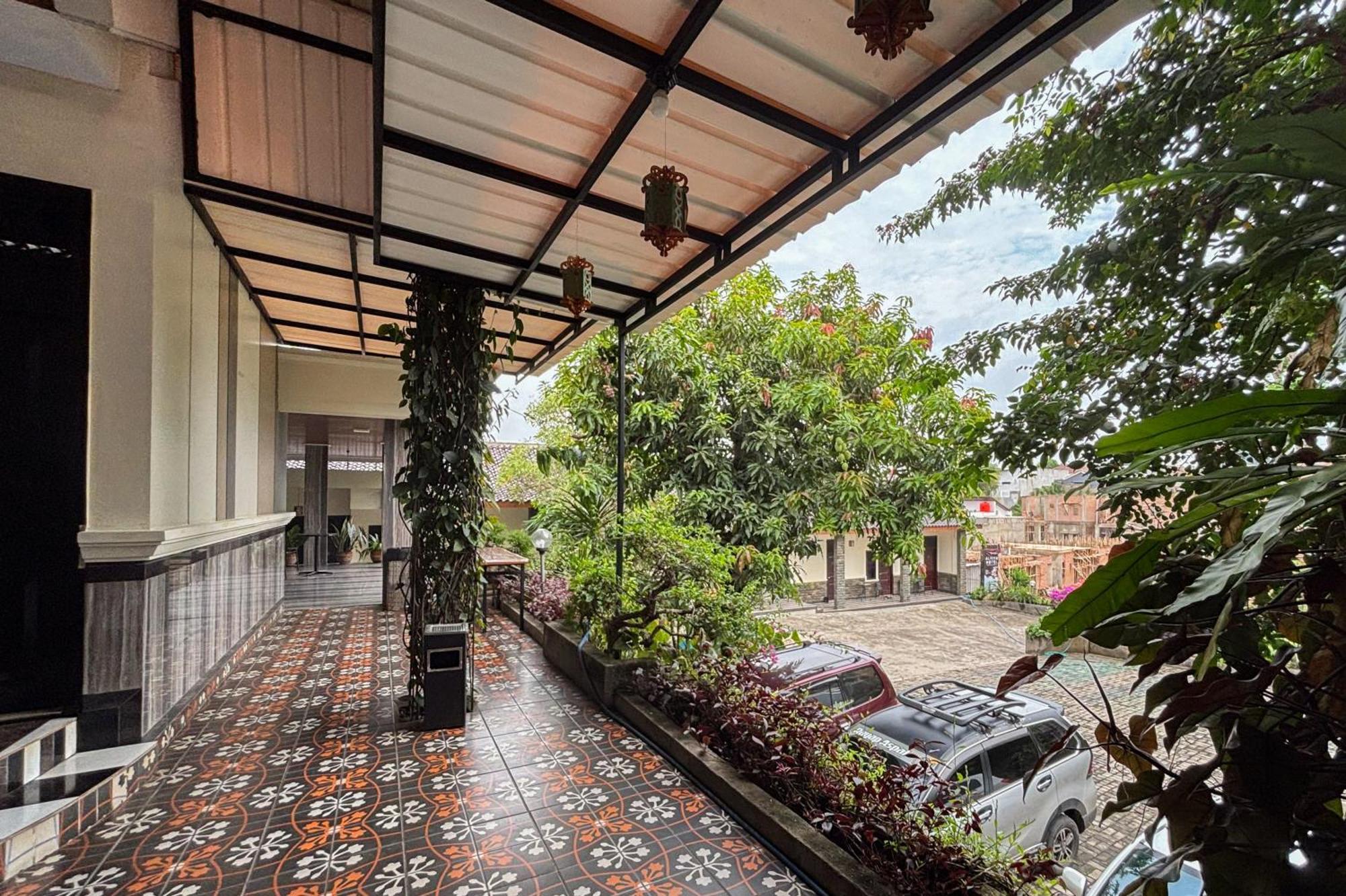 Urbanview Alfiya Hotel Lampung 반다르 람풍 외부 사진