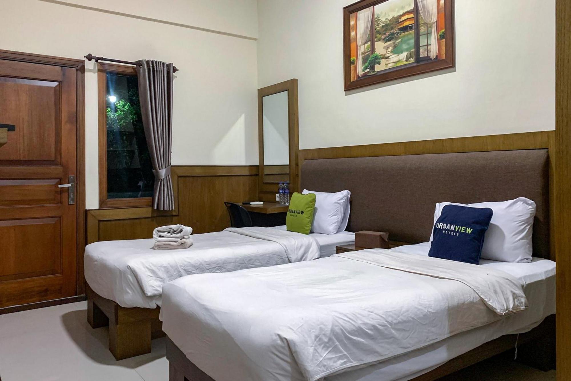 Urbanview Alfiya Hotel Lampung 반다르 람풍 외부 사진